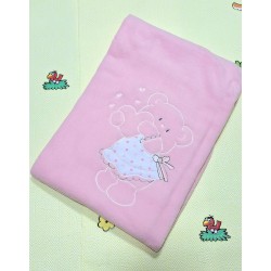 Поларено бебешко одеяло в розово с мече Поларено бебешко одеяло в розово с мече