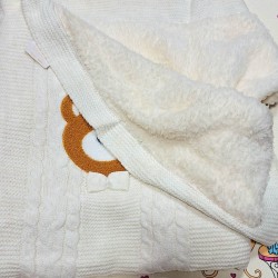 Луксозно бебешко пухкаво зимно одеяло в бяло  Мечо