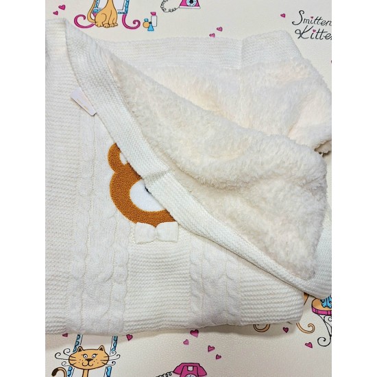 Луксозно бебешко пухкаво зимно одеяло в бяло ,,Мечо