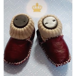 Бебешки буйки с пухкава подплата от естествена кожа в бордо