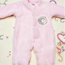 Бебешки пухкав гащеризон в розово  Мече