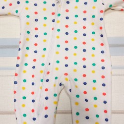 Бебешки леко ватиран гащеризон в бяло на точки