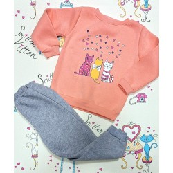 Детски ватиран комплект в сиво и праскова Трите котки Детски ватиран комплект в сиво и праскова Трите котки