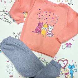 Детски ватиран комплект в сиво и праскова Трите котки Детски ватиран комплект в сиво и праскова Трите котки