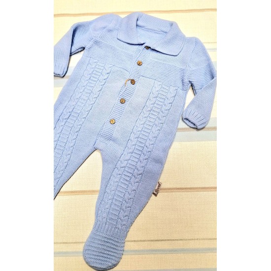 Бебешки плетен гащеризон в светло синьо с яка