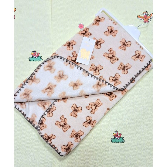 Бебешко пухкаво одеяло в бежово с мечета