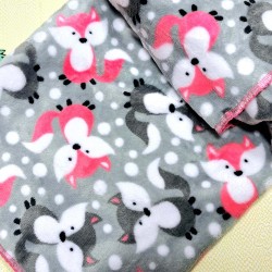 Меко бебешко одеяло в сиво и розово  Лисички