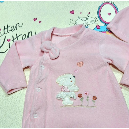 Бебешки плюшен гащеризон в розово с панделка и шапка