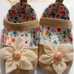 Бебешки текстилни  буйки в бежово  Цветенце