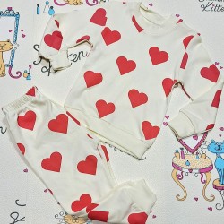 Детска мека памучна пижама в екрю  Сърчица