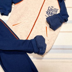Детски спортен ватиран комплект със суичър в синьо и бежово Детски спортен ватиран комплект със суичър в синьо и бежово