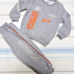 Детски ватиран комплект в сиво и оранжево Детски ватиран комплект в сиво и оранжево