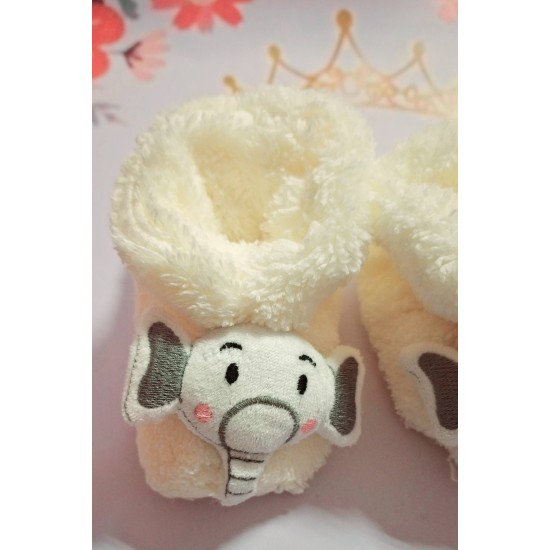 Бебешки пухкави терлички в бяло  Слончета