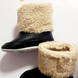 Бебешки зимни ботушки в черно с бежов пух