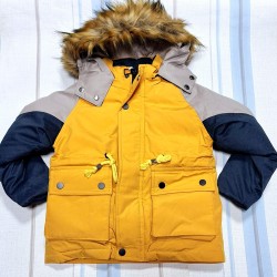 Детско зимно пухкаво яке парка с качулка в тъмносиньо и горчица Детско зимно пухкаво яке парка с качулка в тъмносиньо и горчица