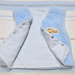 Бебешки пухкав елек в синьо  Мече и зайче