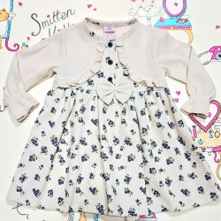 Детска рокля в бежово на сини цветчета