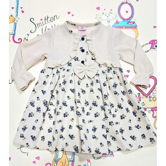 Детска рокля в бежово на сини цветчета