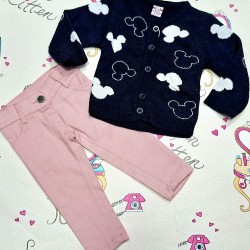 Елегантен комплект с розови дънки и жилетка Мини Елегантен комплект с розови дънки и жилетка Мини