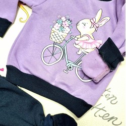 Детски ватиран комплект в лилаво Зайче с колело Детски ватиран комплект в лилаво Зайче с колело