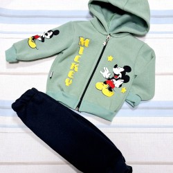 Бебешки ватиран анцуг със зелен суичър с Мики Маус Бебешки ватиран анцуг със зелен суичър с Мики Маус
