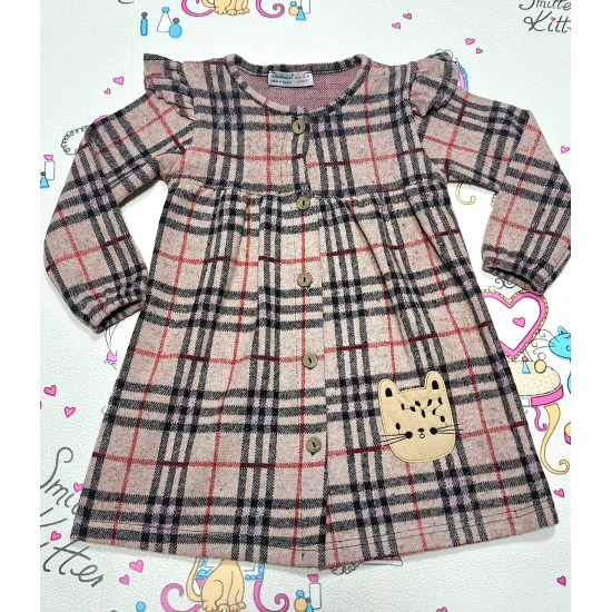 Детска мекичка рокля в кафяво каре с котенце Детска мекичка рокля в кафяво каре с котенце