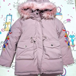 Детско зимно дълго яке с пухкава подплата и бродерии на цветя Детско зимно дълго яке с пухкава подплата и бродерии на цветя