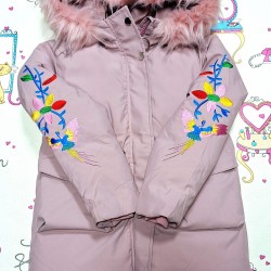 Детско зимно дълго яке с пухкава подплата и бродерии на цветя Детско зимно дълго яке с пухкава подплата и бродерии на цветя