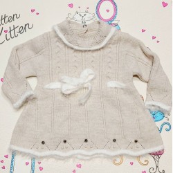 Плетена бебешка рокля в бежово и бяло с панделка Плетена бебешка рокля в бежово и бяло с панделка