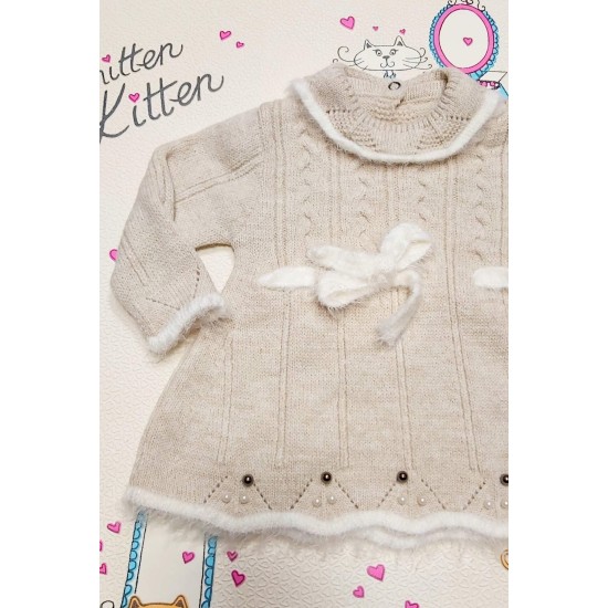 Плетена бебешка рокля в бежово и бяло с панделка