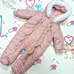 Пухкав бебешки зимен космонавт в розово на златни звездички Пухкав бебешки зимен космонавт в розово на златни звездички