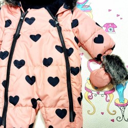 Бебешки пухкав космонавт в розово на сърца 0-3м