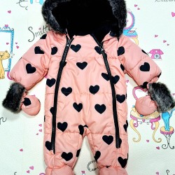 Бебешки пухкав космонавт в розово на сърца 0-3м Бебешки пухкав космонавт в розово на сърца 0-3м