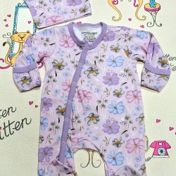 Бебешки гащеризон в лилаво на цветя с шапчица