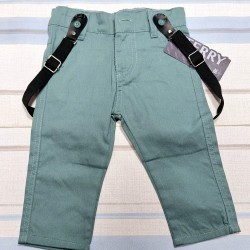 Детски памучен панталон в зелено с тиранти Детски памучен панталон в зелено с тиранти