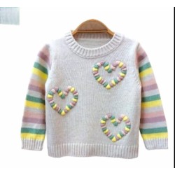 Детски пуловер от меко плетиво в бежово  Сърца