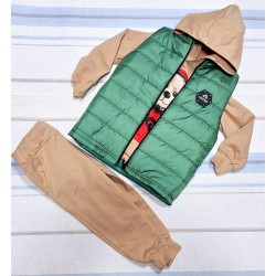 Детски комплект в кафяво от 3 части с мече и със зелен елек