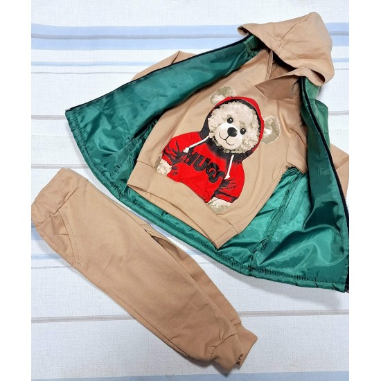 Детски комплект в кафяво от 3 части с мече и със зелен елек