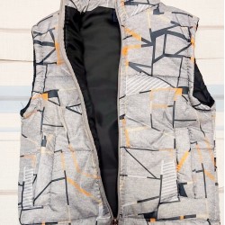 Детски преходен елек в сиво с лека вата Детски преходен елек в сиво с лека вата