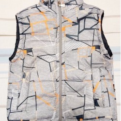 Детски преходен елек в сиво с лека вата Детски преходен елек в сиво с лека вата