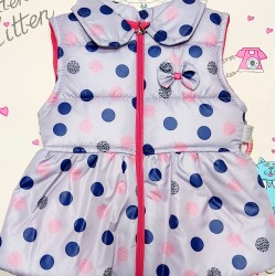 Детски шушляков преходен елек в сиво на тъмносини и розови точки Детски шушляков преходен елек в сиво на тъмносини и розови точки