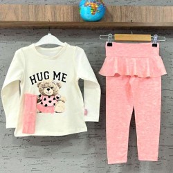 Детски комплект в бяло и праскова с клин с къдрички Меченце Детски комплект в бяло и праскова с клин с къдрички Меченце