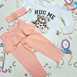 Детски комплект в бяло и праскова с клин с къдрички Меченце Детски комплект в бяло и праскова с клин с къдрички Меченце