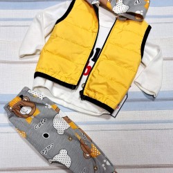 Бебешки комплект от 3 части с жълт шушляков елек с качулка с мечета Бебешки комплект от 3 части с жълт шушляков елек с качулка с мечета