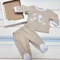 Луксозен италиански бебешки комплект в бежово с щъркелче в кутия Луксозен италиански бебешки комплект в бежово с щъркелче в кутия