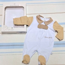 Луксозен италиански бебешки гащеризон в бяло и бежово каре в кутия Луксозен италиански бебешки гащеризон в бяло и бежово каре в кутия