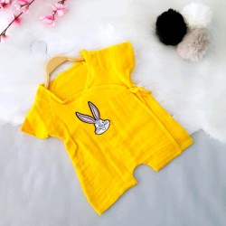 Бебешки муселинов летен гащеризон в жълто със зайче Бебешки муселинов летен гащеризон в жълто със зайче