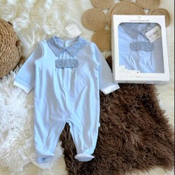 Луксозен италиански бебешки гащеризон в синьо с каре в кутия Луксозен италиански бебешки гащеризон в синьо с каре в кутия