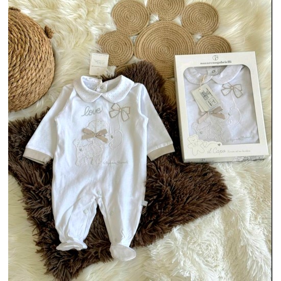 Луксозен бебешки италиански гащеризон в бяло и бежово в подаръчна кутия