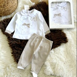 Луксозен италиански бебешки комплект в бяло и бежово с кученце в кутия